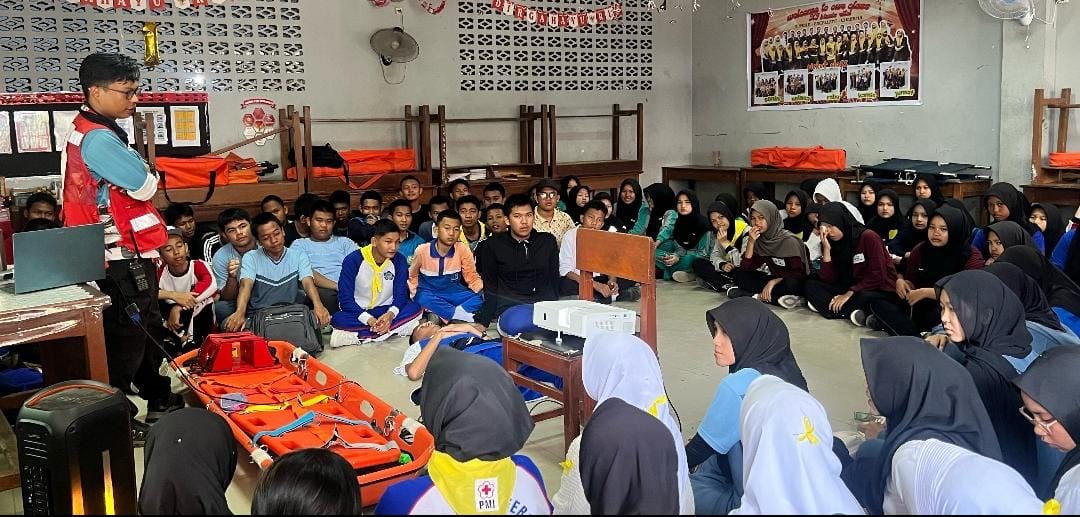 Pegadaian (Persero) Area Palembang Hadir untuk Generasi Peduli, Salurkan Bantuan CSR bagi PMI Palembang