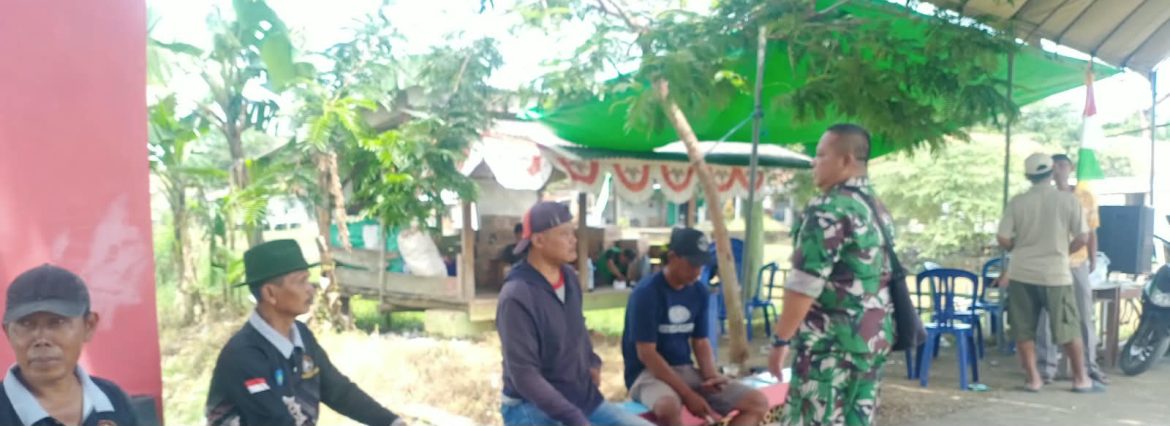 Bangun Kedekatan dengan Masyarakat, Babinsa Koramil 1605 Sukagumiwang Gelar Komsos Bersama Pamong dan Warga Desa Bondan