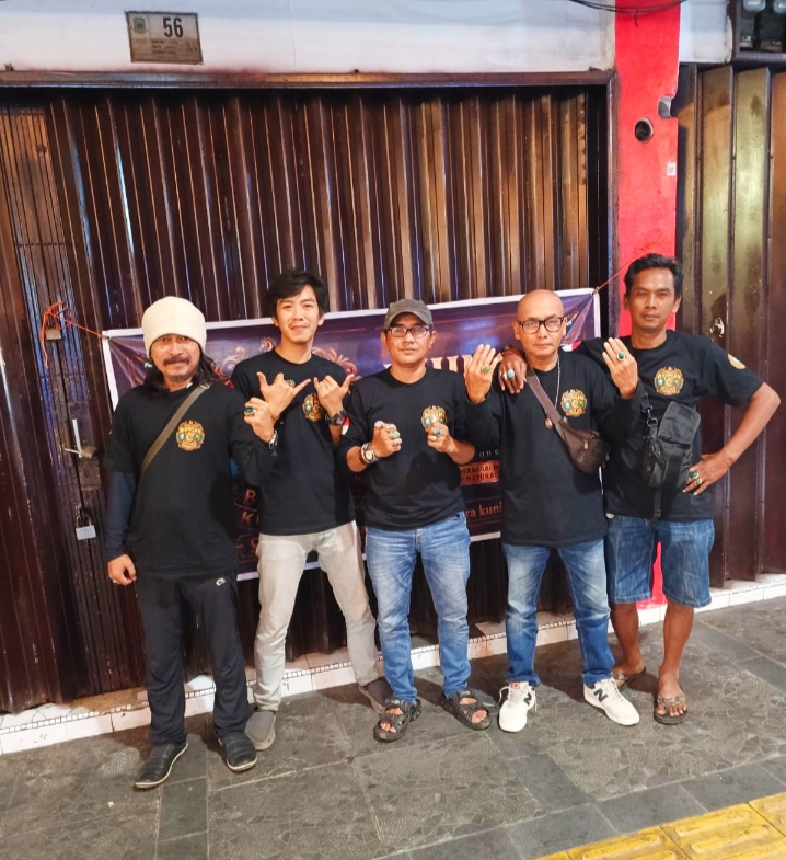 Ngariung Akik Di Jalan Siliwangi Kuningan: Satukan Pecinta Batu Akik, Rawat Warisan dan Pererat Persaudaraan