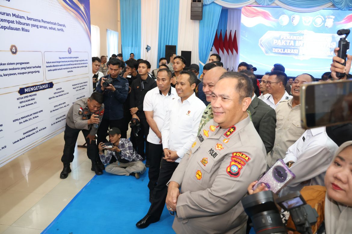 BARESKRIM POLRI, BNN RI, BEA CUKAI DAN POLDA KEPRI UNGKAP JARINGAN NARKOBA INTERNASIONAL, SITA 800 KG KETAMIN HCL