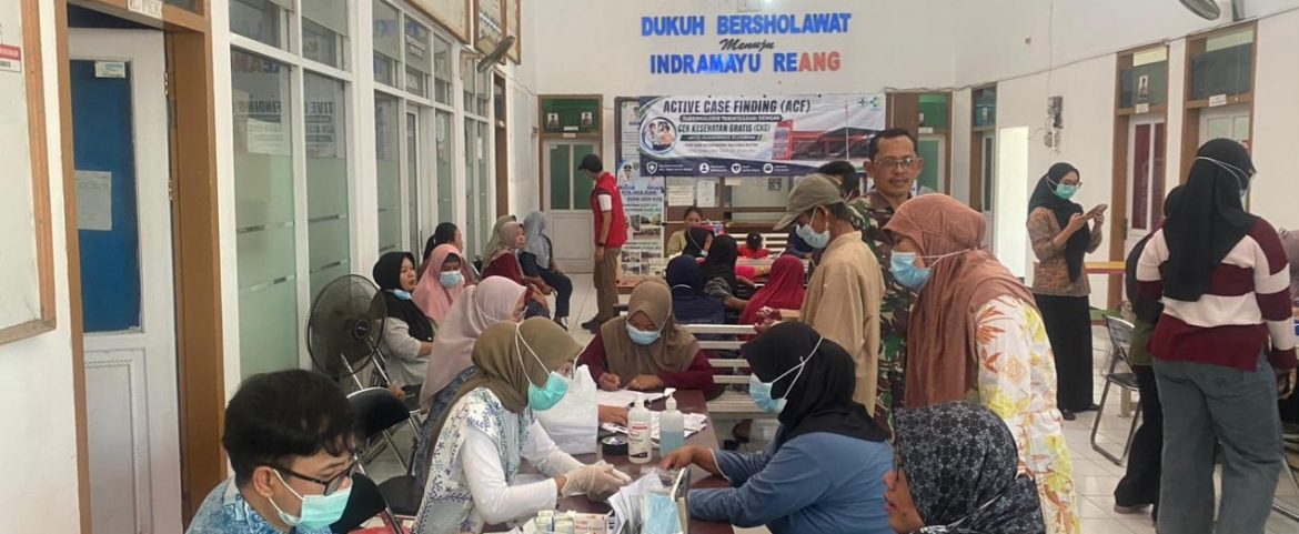 Babinsa Koramil 1601/Indramayu Monitor Active Case Finding TBC Terintegrasi CKG di Desa Dukuh