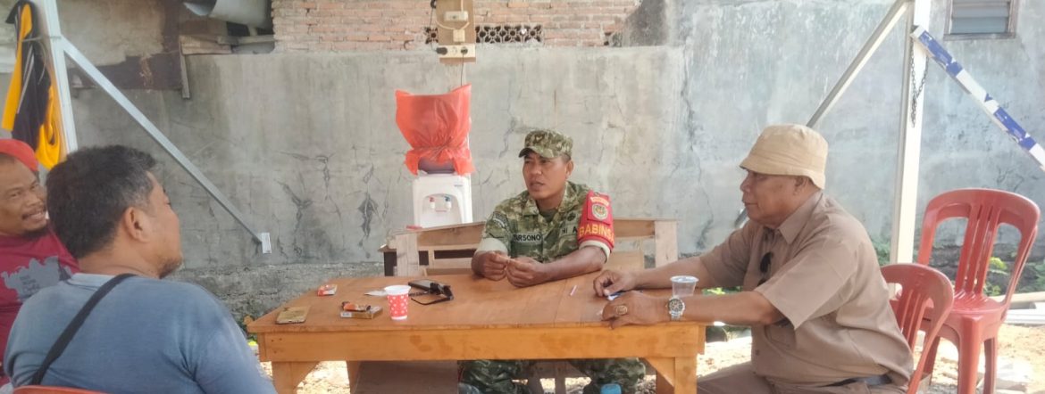 Komsos Bersama Pengurus Yayasan PUSAKA, Babinsa Koramil 1601 Indramayu Ajak Warga Jaga Kamtibmas dan Jauhi Judol