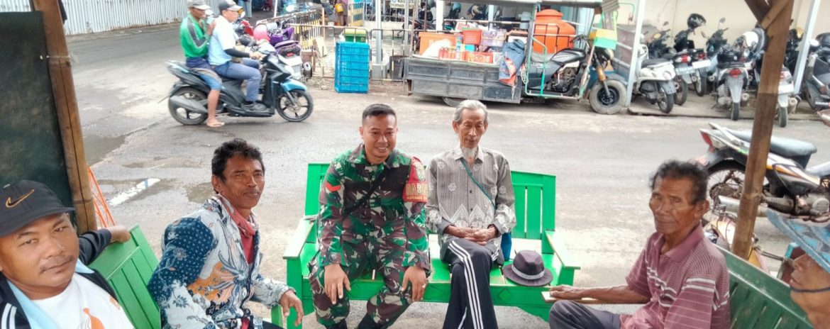 Cegah Gangguan Kamtibmas, Babinsa Koramil 1601/Indramayu Ajak Warga Karangsong Perkuat Kepedulian Lingkungan