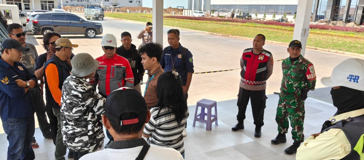 Koramil 1611/Losarang Laksanakan Pengamanan Audiensi Warga Muntur dengan PT Food Packing Jaya