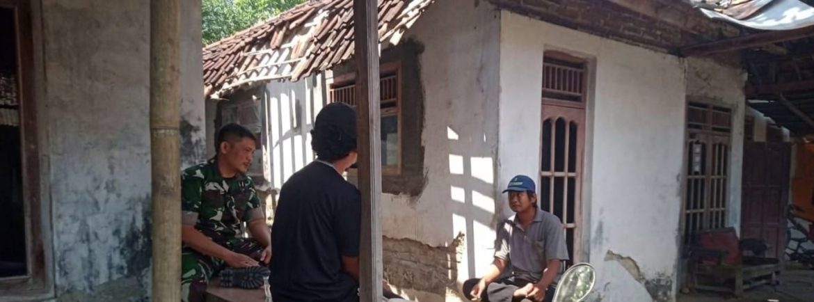 Komsos Babinsa Koramil 1605 Sukagumiwang Bersama Warga Sukawera, Dorong Keamanan dan Partisipasi Masyarakat