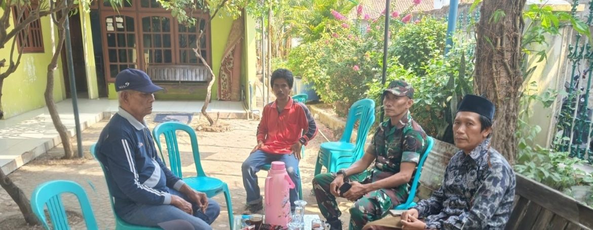 Babinsa Koramil 1608 Karangampel Ajak Warga Mundu Waspadai Kebakaran dan Perkuat Gotong Royong