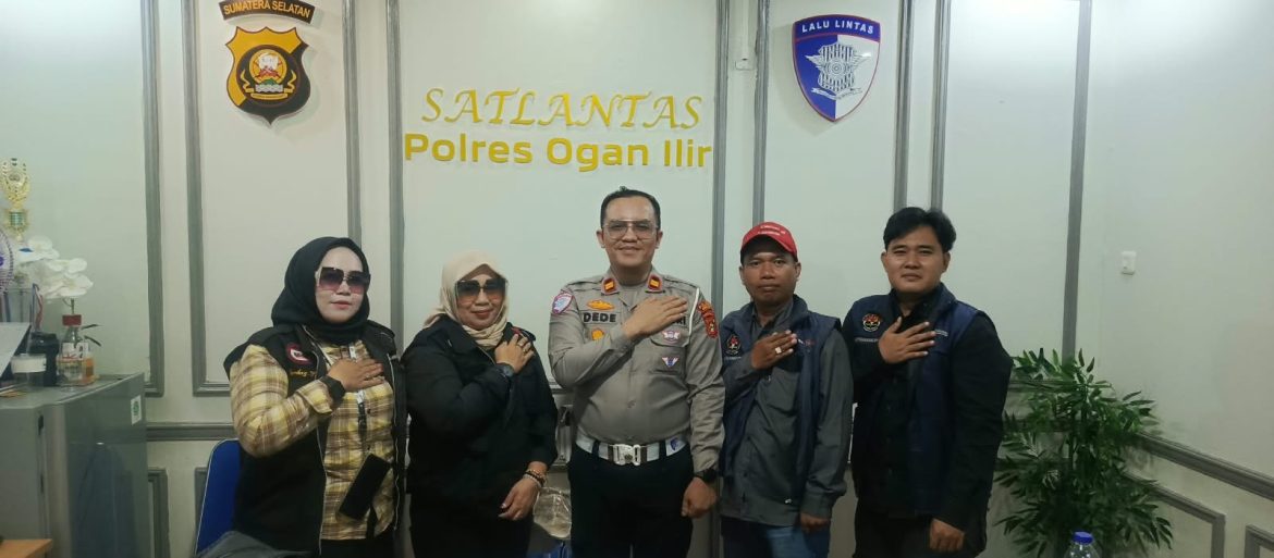 Kabut Asap Karhutla Mengganggu Jarak Pandang, Kasatlantas Polres Ogan Ilir Tekankan Keselamatan Pengendara