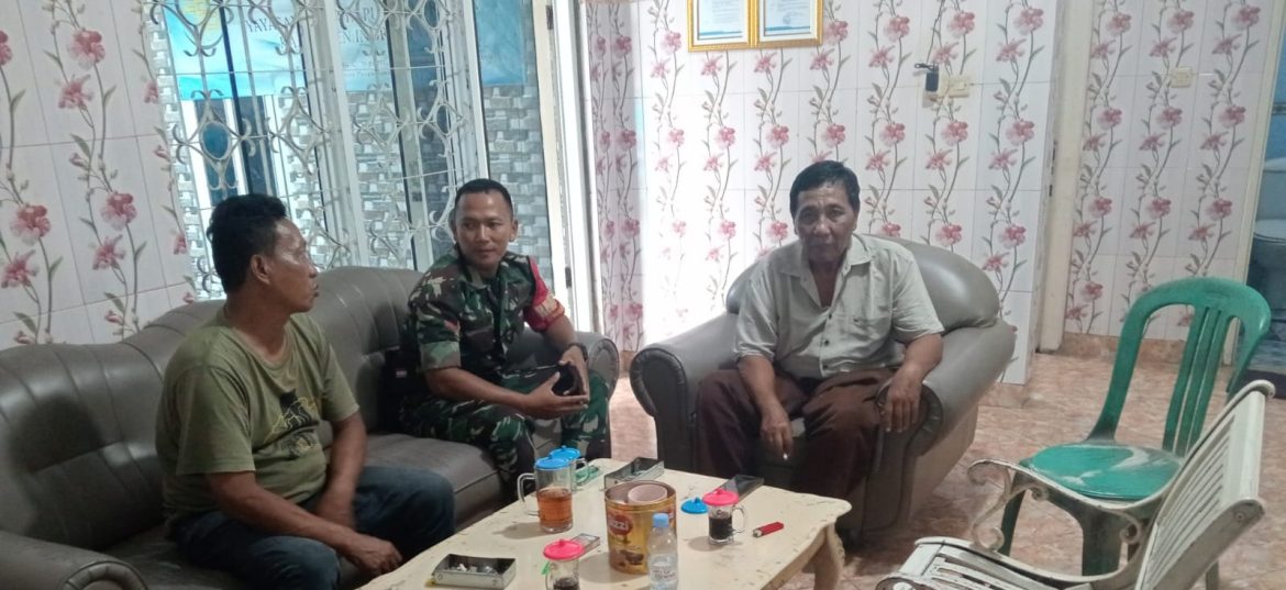Komsos di Kepandean, Babinsa Koramil 1601/Indramayu Dorong Pembinaan Generasi Muda Berkualitas