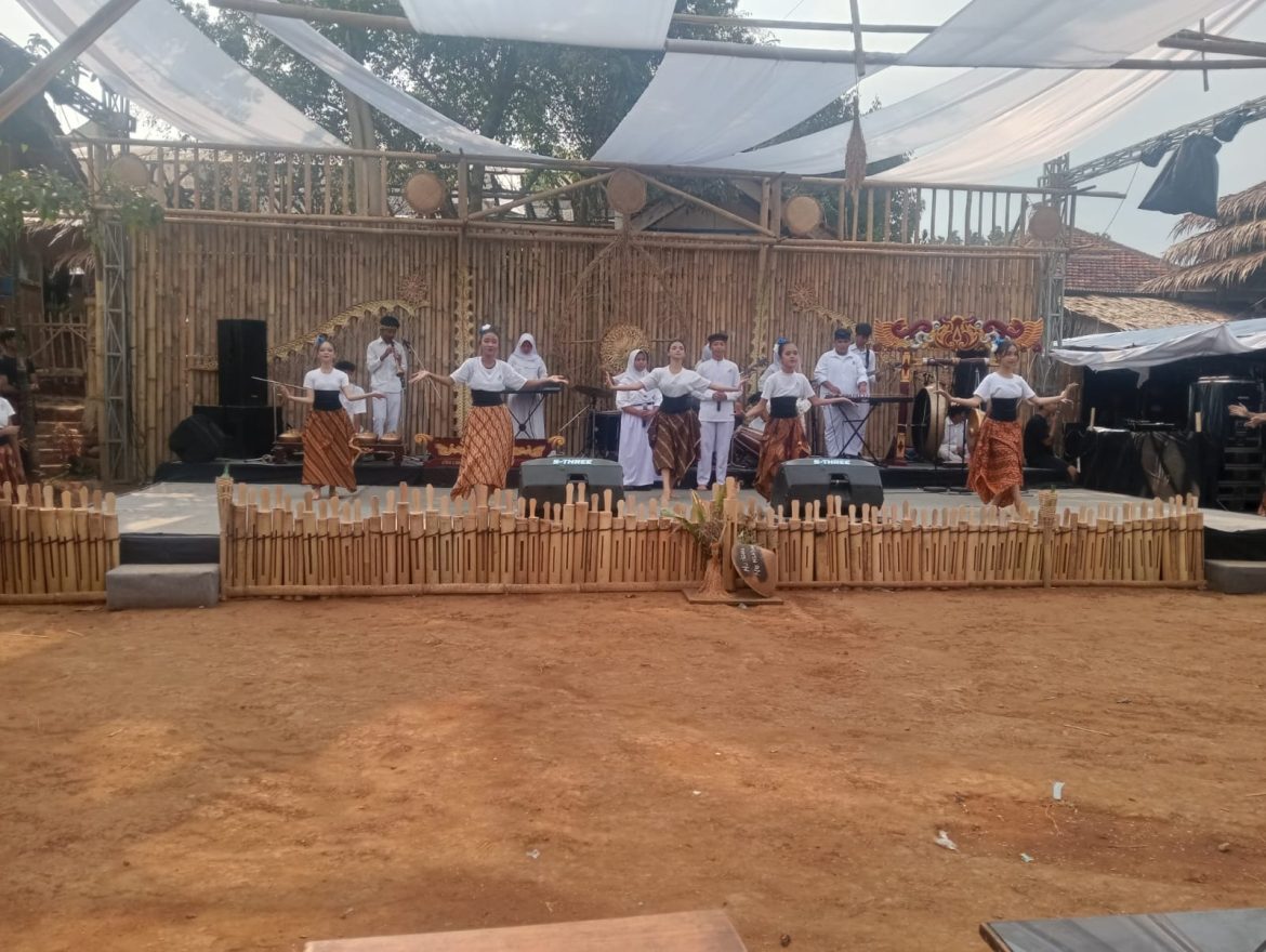 HUT ke-6 Rumah Makan Kopi Hawu Dimeriahkan Seni Budaya Sunda, FWJI Turut Hadir