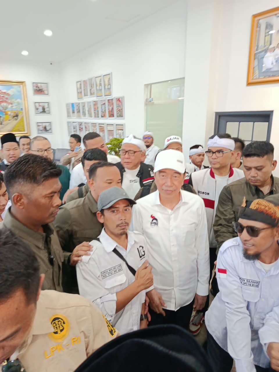 LASKAR GIBRAN DPW JAWA BARAT TURUT KAWAL KEDATANGAN PRESIDEN RI KE 7 ,IR. JOKO WIDODO DI RAKORDA PSI KABUPATEN BEKASI