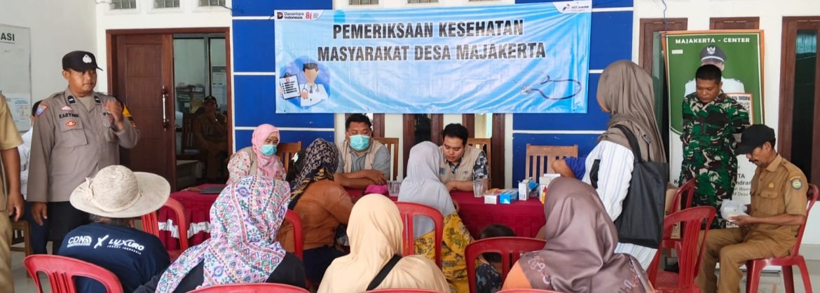 Babinsa Koramil 1601 Pantau Layanan Kesehatan Warga Ring 1 KPI Balongan, 100 Warga Jalani Pemeriksaan