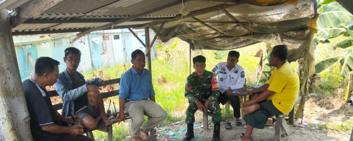 Kemarau Panjang Jadi Perhatian, Babinsa Koramil 1601 Ajak Warga Singajaya Waspadai Kebakaran dan Jaga Pengairan