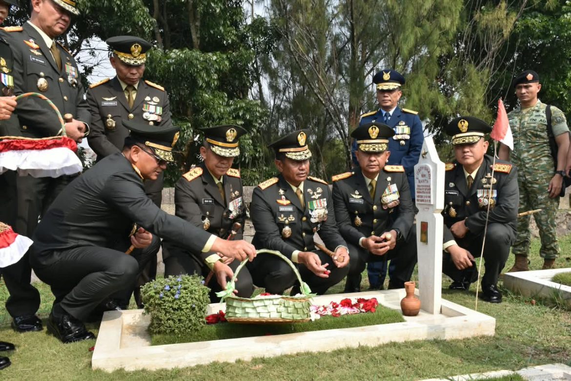 HUT ke-81 TNI, Kogartap II/Bandung Gelar Ziarah Nasional di TMP Cikutra