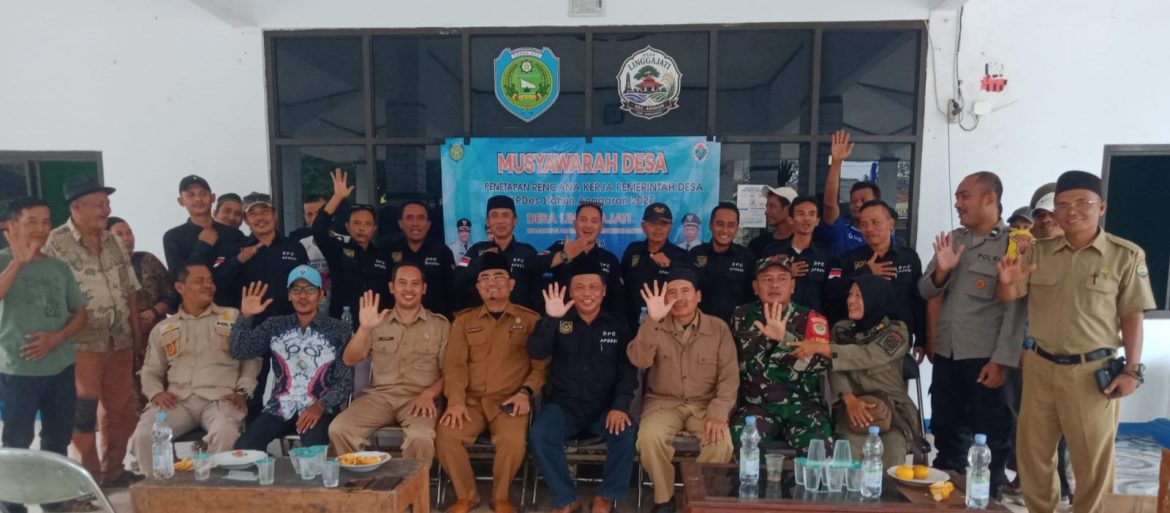 Babinsa Koramil 1603 Lohbener Hadiri Musrenbangdes Linggajati Bahas Infrastruktur, Babinsa Dorong Aspirasi Warga Jadi Prioritas