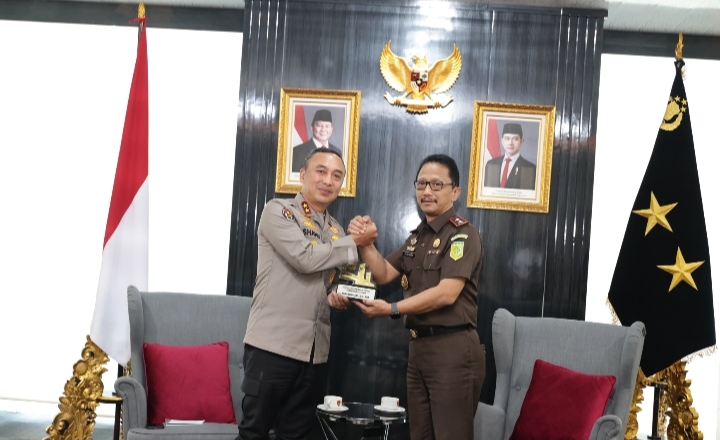 Perkuat Sinergi Penegakan Hukum, Kapolda Sumsel Terima Kajati Sumsel