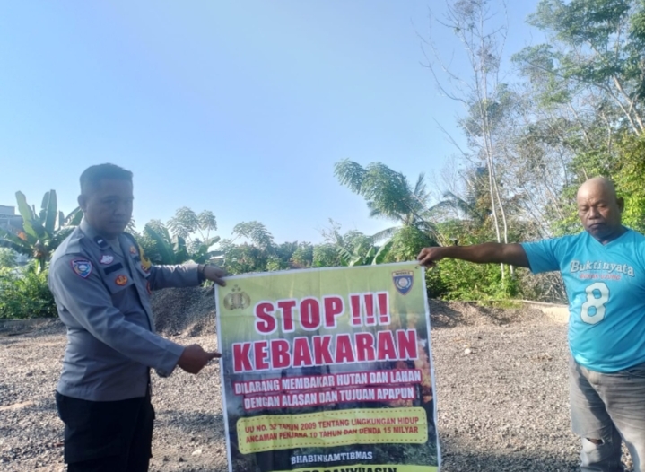 Cegah Karhutla, Bhabinkamtibmas Polsek Betung Sosialisasikan Larangan Pembakaran Lahan di Desa Suka Mulya