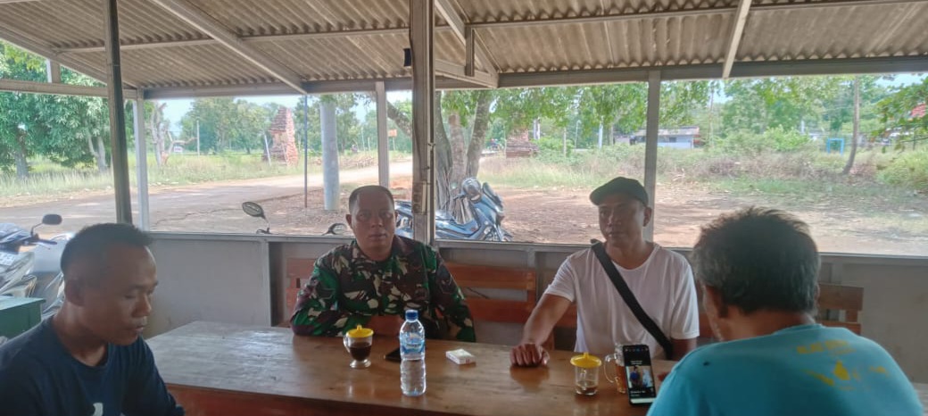 Komsos di Sukagumiwang, Babinsa Bahas Kamtibmas hingga Ketahanan Pangan