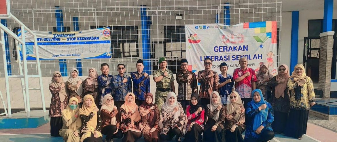 Bukan Sekadar Upacara, Sertu Bidi H,Babinsa Koramil 1608 Karangampel Tanamkan Disiplin dan Cinta Tanah Air di SMPN 1 Karangampel