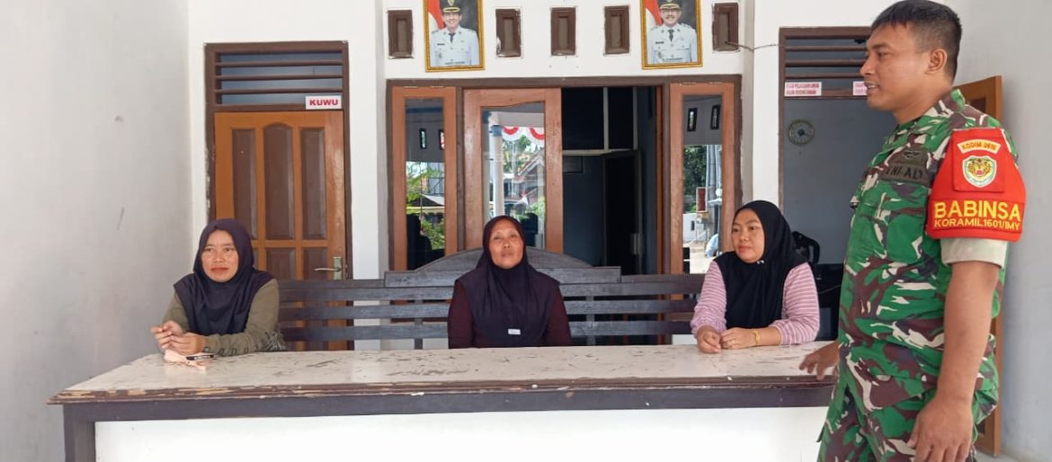 Komsos di Gelarmandala, Babinsa Koramil 1601 Perkuat Kedekatan dengan Masyarakat