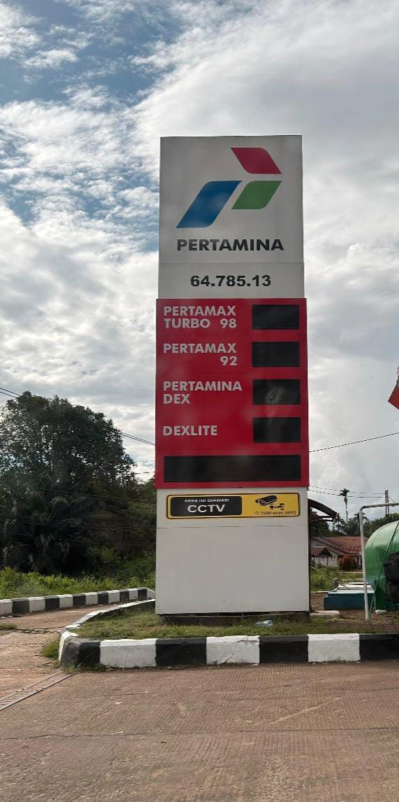 SANGGAU-SPBU No. 6478513 KEMBALI MENJADI SOROTAN PUBLIK ATAS PENYALAHGUNAAN BBM BERSUBSIDI.