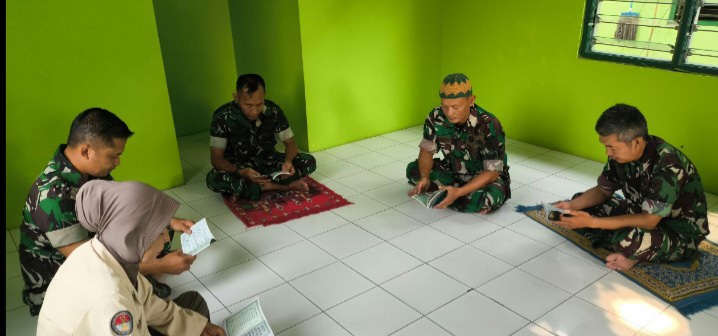 Anggota Koramil 1608/Karangampel Laksanakan Doa Bersama Peringati Hari Jadi ke-499 Kabupaten Indramayu