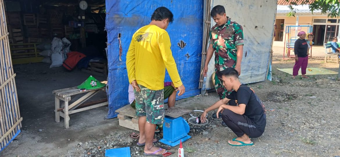 Babinsa Koramil 1605/Sukagumiwang Komsos Bersama Warga Desa Tersana, Pererat Silaturahmi dan Tingkatkan Kepercayaan Masyarakat