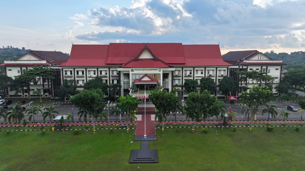 SEJUMLAH PEJABAT UTAMA POLDA KEPRI BERGANTI, PERKUAT PENYEGARAN DAN KINERJA ORGANISASI