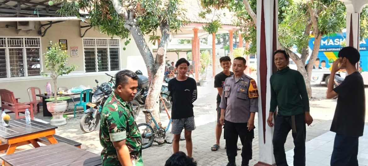 Perkuat Kemanunggalan TNI dan Rakyat, Babinsa Koramil 1601/Indramayu Ajak Pemuda Balongan Jauhi Narkoba dan Tawuran