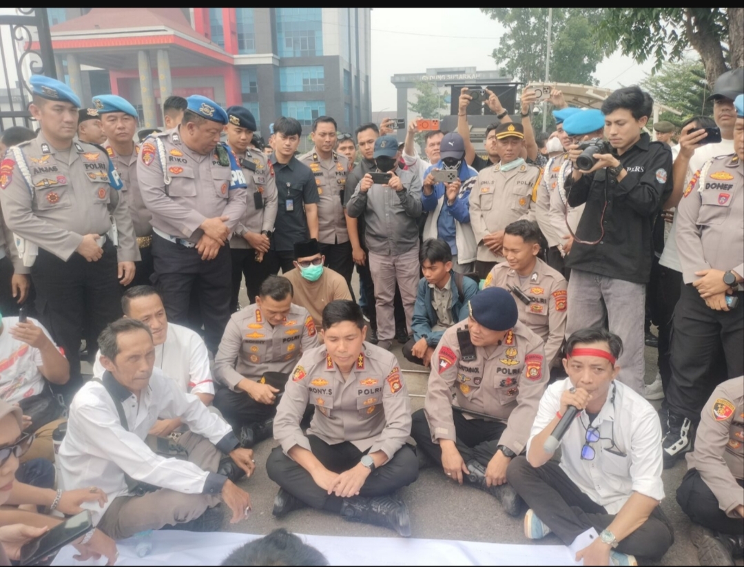 Dua Jurnalis Jadi Korban Bentrokan di Polda Sumsel, Koalisi Pers Desak Pelaku Ditangkap dan Dir Intelkam Dicopot