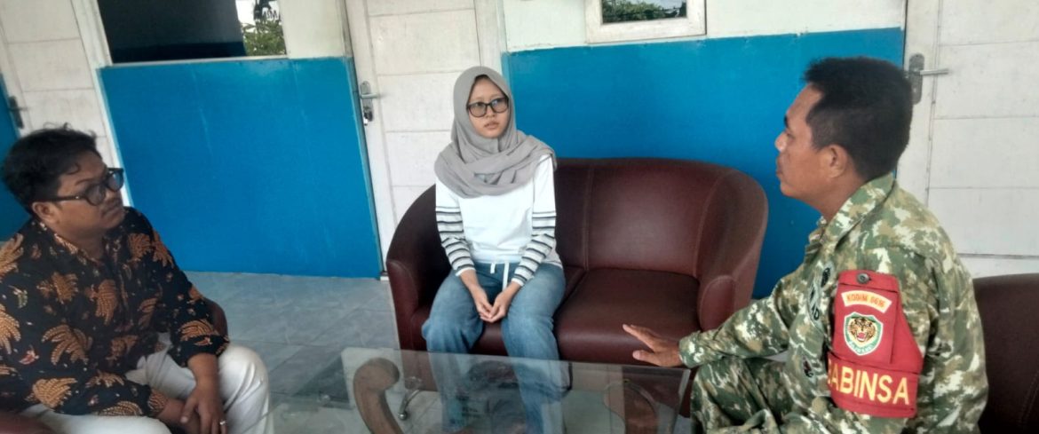 Perkuat Kedekatan dengan Warga, Babinsa Koramil 1601/Indramayu Ajak Masyarakat Jaga Kamtibmas dan Hindari Narkoba