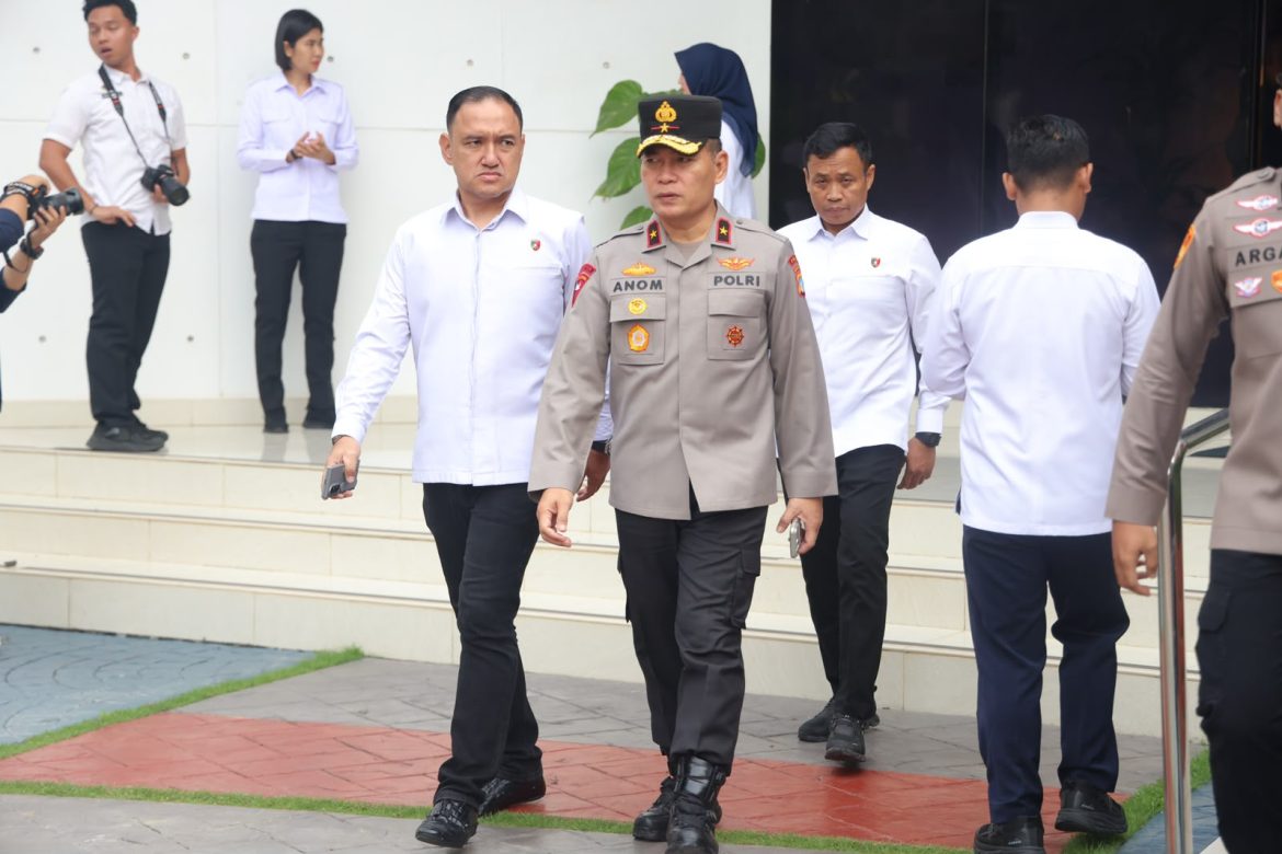 WAKAPOLDA KEPRI HADIRI UPACARA HARI BAKTI BP BATAM KE-55