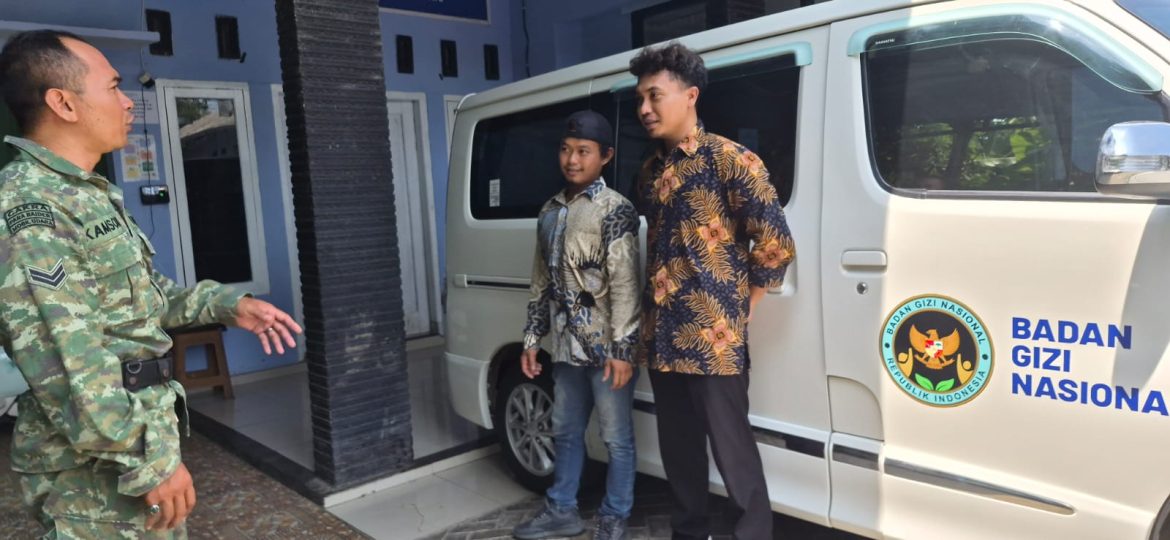 Jalin Kedekatan dengan Warga, Babinsa Koramil 1601/Indramayu Perkuat Komsos dan Dukung Ketahanan Pangan
