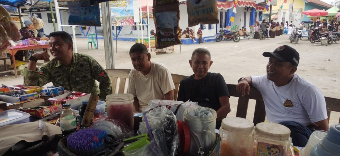 Pererat Kedekatan dengan Masyarakat, Babinsa Koramil 1608 Karangampel Ajak Warga Jaga Kamtibmas