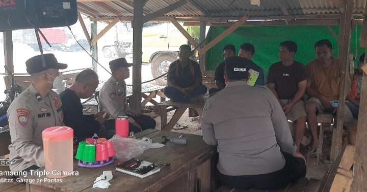Polsek Indralaya Gelar Sanjo Kamtibmas dan Berbagi Melalui Mobil Senyum di Tanjung Pering