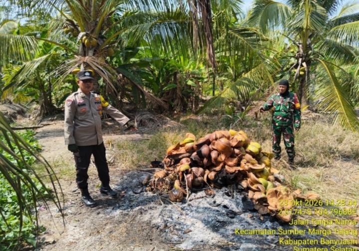 Polres Banyuasin Lakukan Ground Check Hotspot di Desa Muara Telang, Temukan Bekas Pembakaran Batok Kelapa